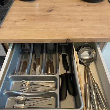 Moderne Fuer 4 Personen * Zeitz
