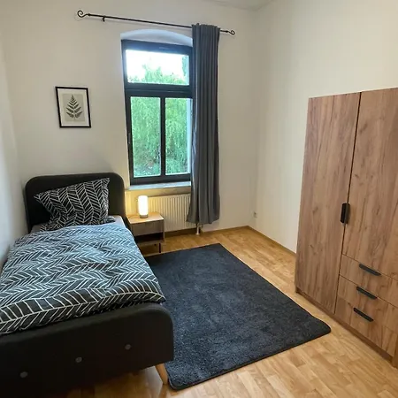 Moderne Fuer 4 Personen Zeitz