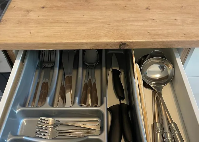 Moderne Fuer 4 Personen * Zeitz